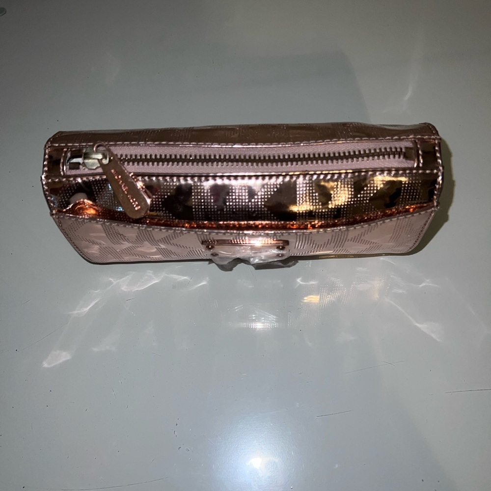 Brand New Michael Kors cosmetic Bag - Picture 2 of 8